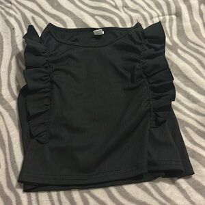black cropped shirt